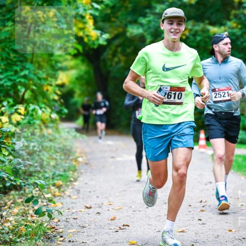 12.10.2025 - Bramfelder Halbmarathon 2025 Dr. Thomas Lammeyer http://msf.ph/oto/9345739 12.10.2025 10:17:18 Laufen 8, 38, 2610, 2521 meine-sportfotos.de