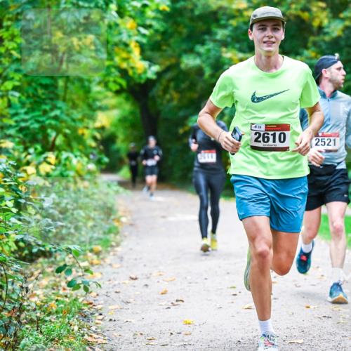 12.10.2025 - Bramfelder Halbmarathon 2025 Dr. Thomas Lammeyer http://msf.ph/oto/9345742 12.10.2025 10:17:19 Laufen 2611, 8, 38, 2610, 2521 meine-sportfotos.de