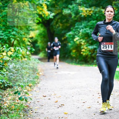 12.10.2025 - Bramfelder Halbmarathon 2025 Dr. Thomas Lammeyer http://msf.ph/oto/9345753 12.10.2025 10:17:21 Laufen 2511 meine-sportfotos.de