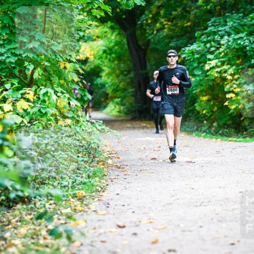 12.10.2025 - Bramfelder Halbmarathon 2025 Dr. Thomas Lammeyer http://msf.ph/oto/9345759 12.10.2025 10:17:23 Laufen 2880 meine-sportfotos.de