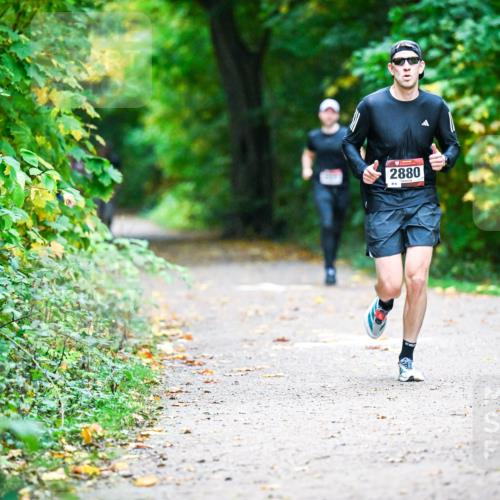 12.10.2025 - Bramfelder Halbmarathon 2025 Dr. Thomas Lammeyer http://msf.ph/oto/9345768 12.10.2025 10:17:24 Laufen 2880 meine-sportfotos.de