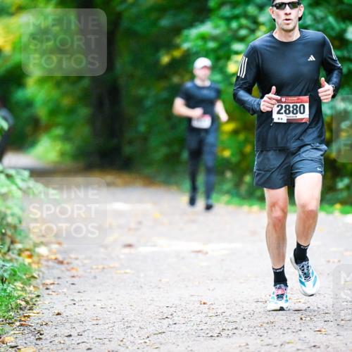 12.10.2025 - Bramfelder Halbmarathon 2025 Dr. Thomas Lammeyer http://msf.ph/oto/9345777 12.10.2025 10:17:25 Laufen 2880, 8 meine-sportfotos.de