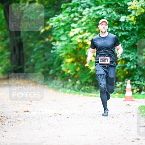 12.10.2025 - Bramfelder Halbmarathon 2025 Dr. Thomas Lammeyer http://msf.ph/oto/9345781 12.10.2025 10:17:29 Laufen 2507 meine-sportfotos.de