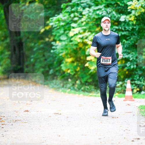12.10.2025 - Bramfelder Halbmarathon 2025 Dr. Thomas Lammeyer http://msf.ph/oto/9345782 12.10.2025 10:17:29 Laufen 2507 meine-sportfotos.de