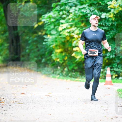 12.10.2025 - Bramfelder Halbmarathon 2025 Dr. Thomas Lammeyer http://msf.ph/oto/9345784 12.10.2025 10:17:29 Laufen 2507 meine-sportfotos.de