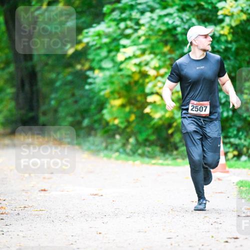 12.10.2025 - Bramfelder Halbmarathon 2025 Dr. Thomas Lammeyer http://msf.ph/oto/9345787 12.10.2025 10:17:29 Laufen 2507 meine-sportfotos.de