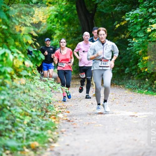 12.10.2025 - Bramfelder Halbmarathon 2025 Dr. Thomas Lammeyer http://msf.ph/oto/9345802 12.10.2025 10:17:36 Laufen 2495, 762, 2487 meine-sportfotos.de