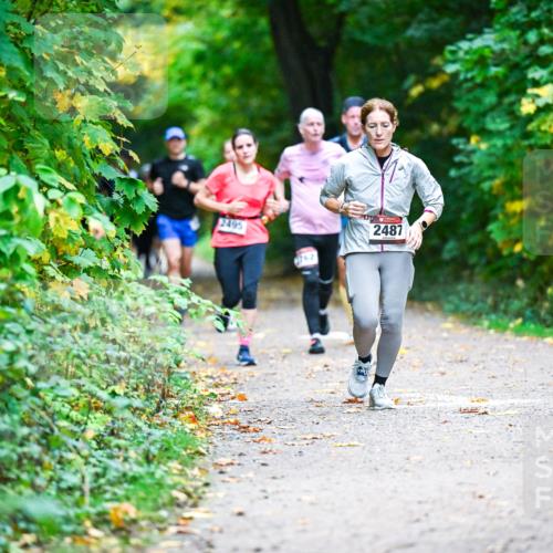 12.10.2025 - Bramfelder Halbmarathon 2025 Dr. Thomas Lammeyer http://msf.ph/oto/9345804 12.10.2025 10:17:37 Laufen 2487, 2495 meine-sportfotos.de