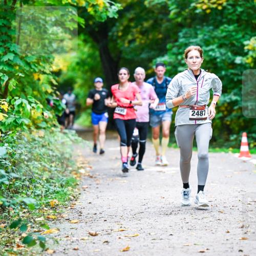 12.10.2025 - Bramfelder Halbmarathon 2025 Dr. Thomas Lammeyer http://msf.ph/oto/9345822 12.10.2025 10:17:40 Laufen 2481, 495 meine-sportfotos.de