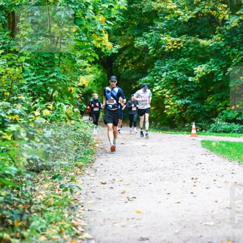 12.10.2025 - Bramfelder Halbmarathon 2025 Dr. Thomas Lammeyer http://msf.ph/oto/9345870 12.10.2025 10:17:48 Laufen 2948, 2434 meine-sportfotos.de