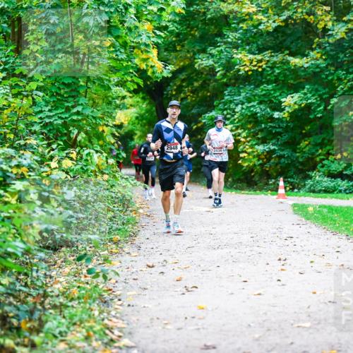 12.10.2025 - Bramfelder Halbmarathon 2025 Dr. Thomas Lammeyer http://msf.ph/oto/9345878 12.10.2025 10:17:49 Laufen 2736, 2948, 2434 meine-sportfotos.de