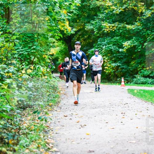 12.10.2025 - Bramfelder Halbmarathon 2025 Dr. Thomas Lammeyer http://msf.ph/oto/9345881 12.10.2025 10:17:50 Laufen 2948, 2434 meine-sportfotos.de