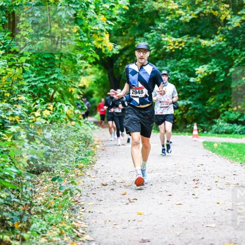 12.10.2025 - Bramfelder Halbmarathon 2025 Dr. Thomas Lammeyer http://msf.ph/oto/9345890 12.10.2025 10:17:51 Laufen 2948, 2434 meine-sportfotos.de