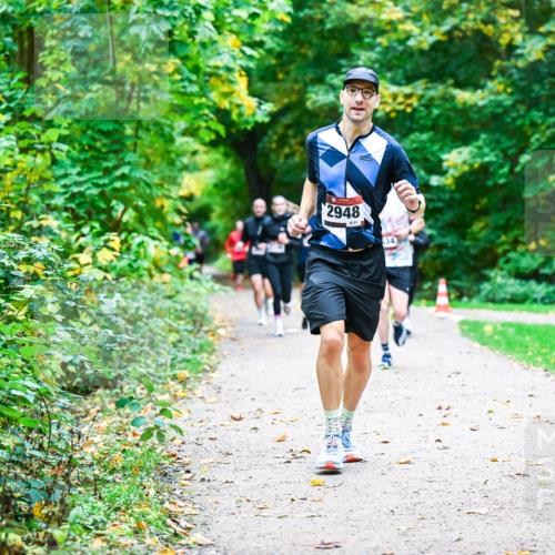 12.10.2025 - Bramfelder Halbmarathon 2025 Dr. Thomas Lammeyer http://msf.ph/oto/9345894 12.10.2025 10:17:52 Laufen 2948, 51 meine-sportfotos.de