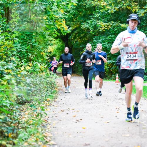 12.10.2025 - Bramfelder Halbmarathon 2025 Dr. Thomas Lammeyer http://msf.ph/oto/9345910 12.10.2025 10:17:54 Laufen 2434, 2957, 2736, 2692 meine-sportfotos.de