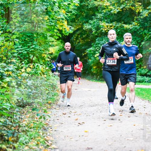 12.10.2025 - Bramfelder Halbmarathon 2025 Dr. Thomas Lammeyer http://msf.ph/oto/9345922 12.10.2025 10:17:56 Laufen 2692, 2736, 2357, 2793 meine-sportfotos.de