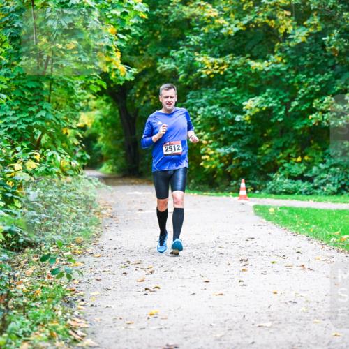 12.10.2025 - Bramfelder Halbmarathon 2025 Dr. Thomas Lammeyer http://msf.ph/oto/9345977 12.10.2025 10:18:07 Laufen 2512 meine-sportfotos.de