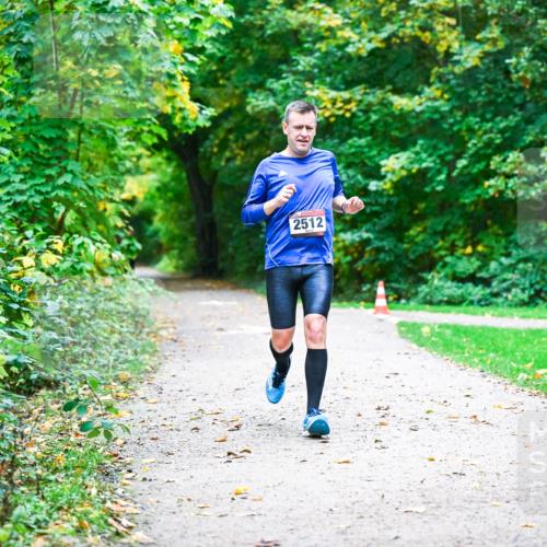 12.10.2025 - Bramfelder Halbmarathon 2025 Dr. Thomas Lammeyer http://msf.ph/oto/9345983 12.10.2025 10:18:08 Laufen 2512 meine-sportfotos.de