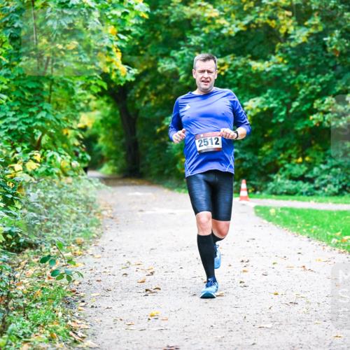 12.10.2025 - Bramfelder Halbmarathon 2025 Dr. Thomas Lammeyer http://msf.ph/oto/9345986 12.10.2025 10:18:08 Laufen 2512 meine-sportfotos.de