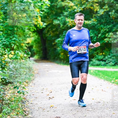 12.10.2025 - Bramfelder Halbmarathon 2025 Dr. Thomas Lammeyer http://msf.ph/oto/9345989 12.10.2025 10:18:08 Laufen 2512 meine-sportfotos.de