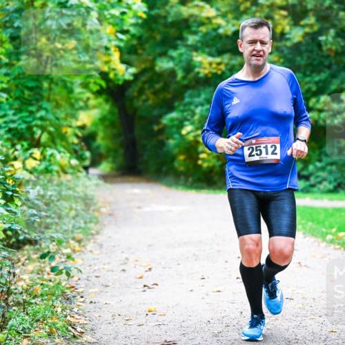 12.10.2025 - Bramfelder Halbmarathon 2025 Dr. Thomas Lammeyer http://msf.ph/oto/9345992 12.10.2025 10:18:09 Laufen 2512 meine-sportfotos.de