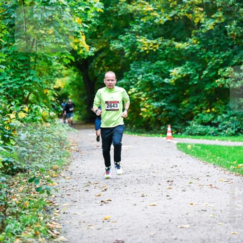 12.10.2025 - Bramfelder Halbmarathon 2025 Dr. Thomas Lammeyer http://msf.ph/oto/9346001 12.10.2025 10:18:21 Laufen 2643 meine-sportfotos.de