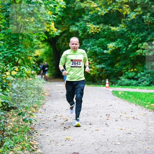 12.10.2025 - Bramfelder Halbmarathon 2025 Dr. Thomas Lammeyer http://msf.ph/oto/9346007 12.10.2025 10:18:22 Laufen 2643 meine-sportfotos.de