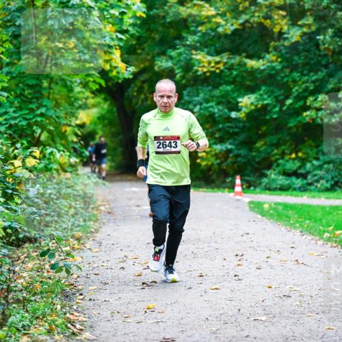 12.10.2025 - Bramfelder Halbmarathon 2025 Dr. Thomas Lammeyer http://msf.ph/oto/9346008 12.10.2025 10:18:22 Laufen 2643 meine-sportfotos.de