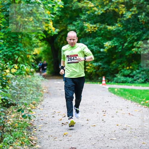 12.10.2025 - Bramfelder Halbmarathon 2025 Dr. Thomas Lammeyer http://msf.ph/oto/9346009 12.10.2025 10:18:22 Laufen 2643 meine-sportfotos.de