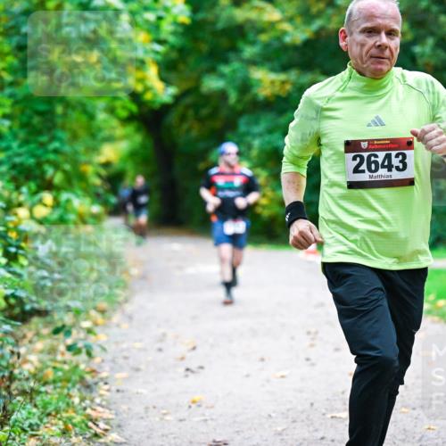 12.10.2025 - Bramfelder Halbmarathon 2025 Dr. Thomas Lammeyer http://msf.ph/oto/9346018 12.10.2025 10:18:24 Laufen 34, 2643 meine-sportfotos.de