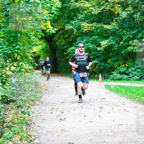 12.10.2025 - Bramfelder Halbmarathon 2025 Dr. Thomas Lammeyer http://msf.ph/oto/9346019 12.10.2025 10:18:24 Laufen 2559 meine-sportfotos.de
