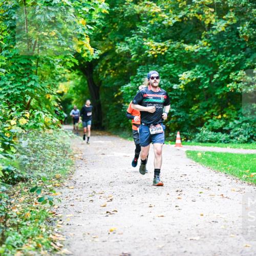 12.10.2025 - Bramfelder Halbmarathon 2025 Dr. Thomas Lammeyer http://msf.ph/oto/9346021 12.10.2025 10:18:24 Laufen 2599 meine-sportfotos.de