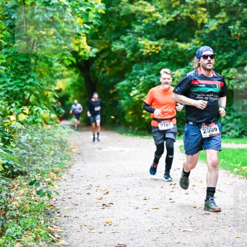 12.10.2025 - Bramfelder Halbmarathon 2025 Dr. Thomas Lammeyer http://msf.ph/oto/9346031 12.10.2025 10:18:26 Laufen 2781, 13800, 2559, 78 meine-sportfotos.de