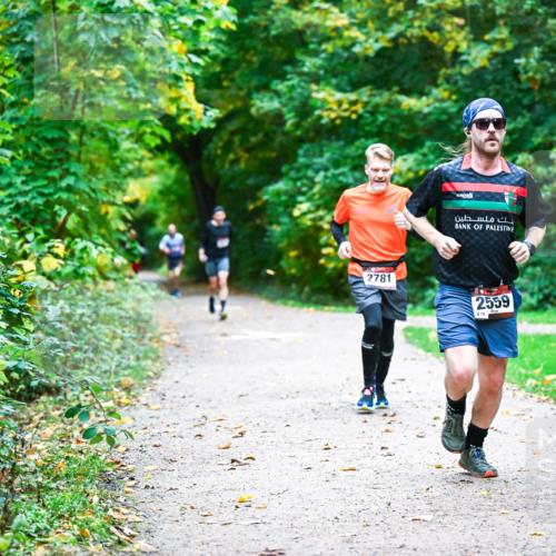 12.10.2025 - Bramfelder Halbmarathon 2025 Dr. Thomas Lammeyer http://msf.ph/oto/9346032 12.10.2025 10:18:26 Laufen 2781, 2559, 78 meine-sportfotos.de