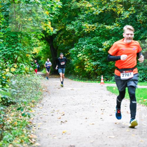12.10.2025 - Bramfelder Halbmarathon 2025 Dr. Thomas Lammeyer http://msf.ph/oto/9346038 12.10.2025 10:18:27 Laufen 2573, 2781 meine-sportfotos.de