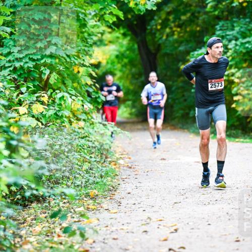 12.10.2025 - Bramfelder Halbmarathon 2025 Dr. Thomas Lammeyer http://msf.ph/oto/9346048 12.10.2025 10:18:30 Laufen 2573 meine-sportfotos.de