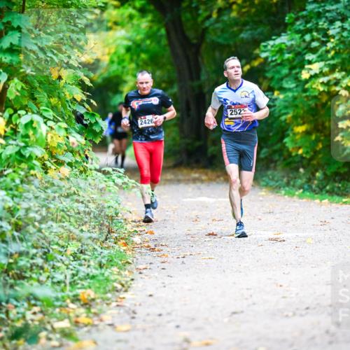 12.10.2025 - Bramfelder Halbmarathon 2025 Dr. Thomas Lammeyer http://msf.ph/oto/9346056 12.10.2025 10:18:33 Laufen 2426, 252 meine-sportfotos.de