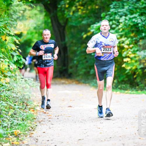 12.10.2025 - Bramfelder Halbmarathon 2025 Dr. Thomas Lammeyer http://msf.ph/oto/9346064 12.10.2025 10:18:34 Laufen 2523, 2426 meine-sportfotos.de