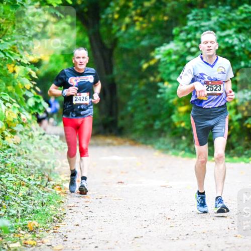 12.10.2025 - Bramfelder Halbmarathon 2025 Dr. Thomas Lammeyer http://msf.ph/oto/9346066 12.10.2025 10:18:35 Laufen 2523, 2426 meine-sportfotos.de