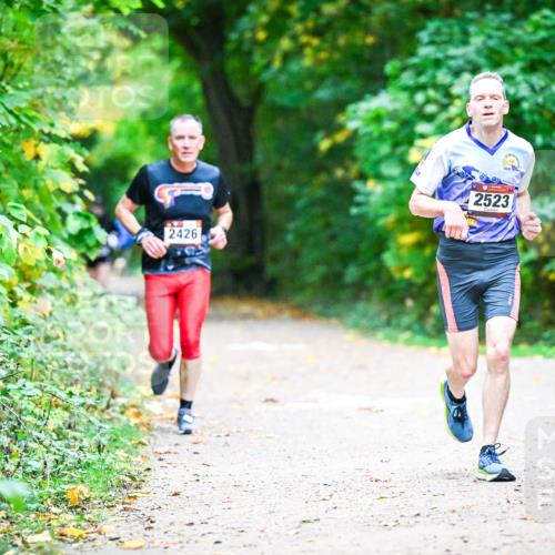 12.10.2025 - Bramfelder Halbmarathon 2025 Dr. Thomas Lammeyer http://msf.ph/oto/9346067 12.10.2025 10:18:35 Laufen 2426, 2523, 1 meine-sportfotos.de