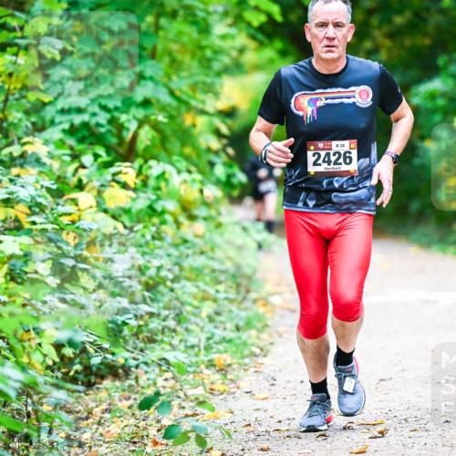 12.10.2025 - Bramfelder Halbmarathon 2025 Dr. Thomas Lammeyer http://msf.ph/oto/9346076 12.10.2025 10:18:38 Laufen 29, 2426 meine-sportfotos.de