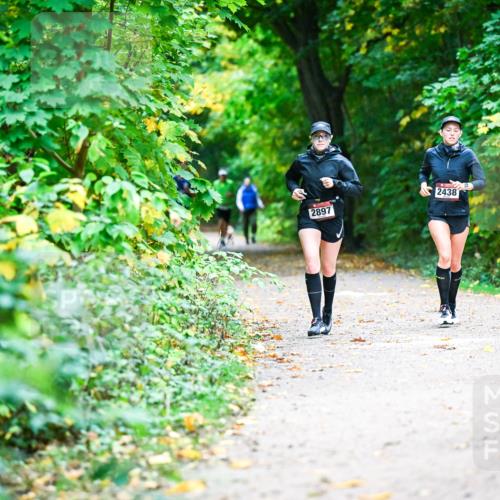 12.10.2025 - Bramfelder Halbmarathon 2025 Dr. Thomas Lammeyer http://msf.ph/oto/9346085 12.10.2025 10:18:43 Laufen 2897, 2438 meine-sportfotos.de
