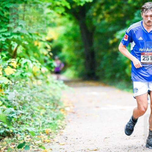 12.10.2025 - Bramfelder Halbmarathon 2025 Dr. Thomas Lammeyer http://msf.ph/oto/9346148 12.10.2025 10:18:59 Laufen 2515 meine-sportfotos.de