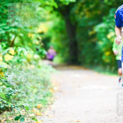 12.10.2025 - Bramfelder Halbmarathon 2025 Dr. Thomas Lammeyer http://msf.ph/oto/9346155 12.10.2025 10:19:00 Laufen 04, 54, 2515 meine-sportfotos.de