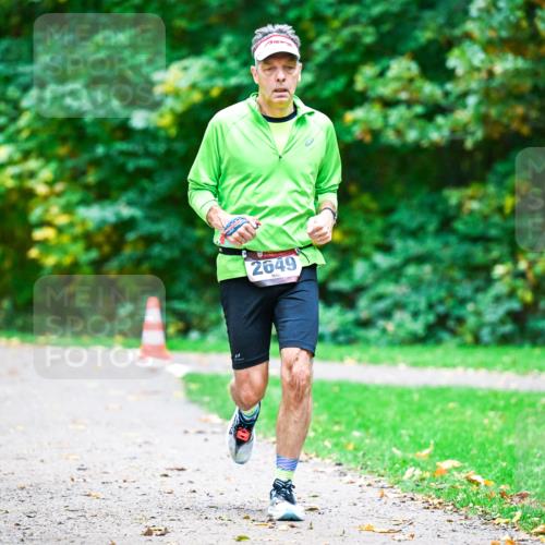 12.10.2025 - Bramfelder Halbmarathon 2025 Dr. Thomas Lammeyer http://msf.ph/oto/9346165 12.10.2025 10:19:03 Laufen 2649 meine-sportfotos.de