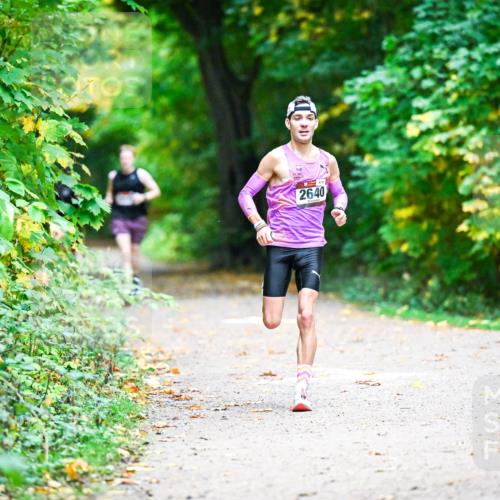 12.10.2025 - Bramfelder Halbmarathon 2025 Dr. Thomas Lammeyer http://msf.ph/oto/9346174 12.10.2025 10:19:06 Laufen 2640 meine-sportfotos.de