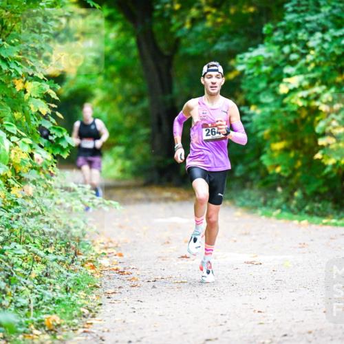 12.10.2025 - Bramfelder Halbmarathon 2025 Dr. Thomas Lammeyer http://msf.ph/oto/9346175 12.10.2025 10:19:06 Laufen 264 meine-sportfotos.de