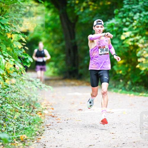 12.10.2025 - Bramfelder Halbmarathon 2025 Dr. Thomas Lammeyer http://msf.ph/oto/9346178 12.10.2025 10:19:06 Laufen 2640 meine-sportfotos.de