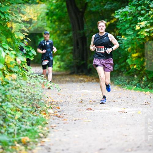 12.10.2025 - Bramfelder Halbmarathon 2025 Dr. Thomas Lammeyer http://msf.ph/oto/9346185 12.10.2025 10:19:11 Laufen 2356, 2864 meine-sportfotos.de