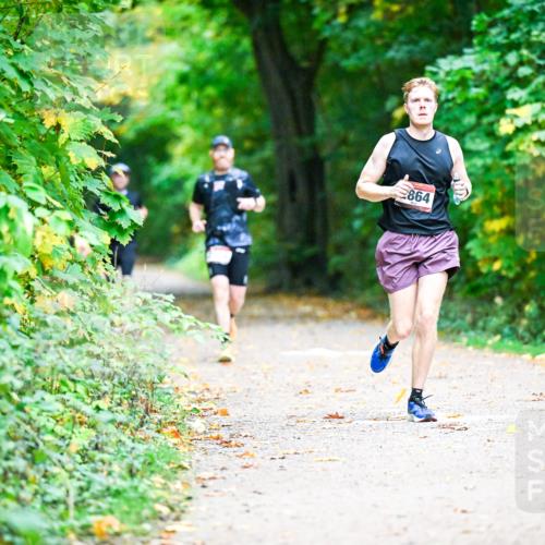 12.10.2025 - Bramfelder Halbmarathon 2025 Dr. Thomas Lammeyer http://msf.ph/oto/9346187 12.10.2025 10:19:12 Laufen 864 meine-sportfotos.de